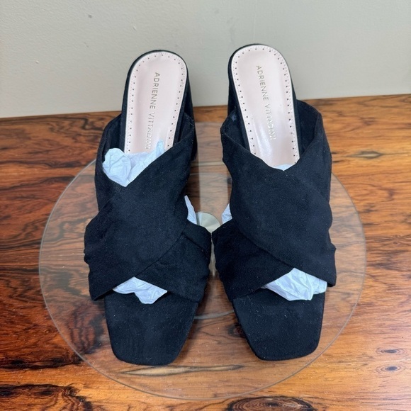 NEW Adrienne Vittadini Genie Crossover Sandal in black microsuede - Picture 10 of 15